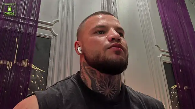 Snapshot of OliverSport chatting on 10.12.25 OliverSport online show from 10.12.25