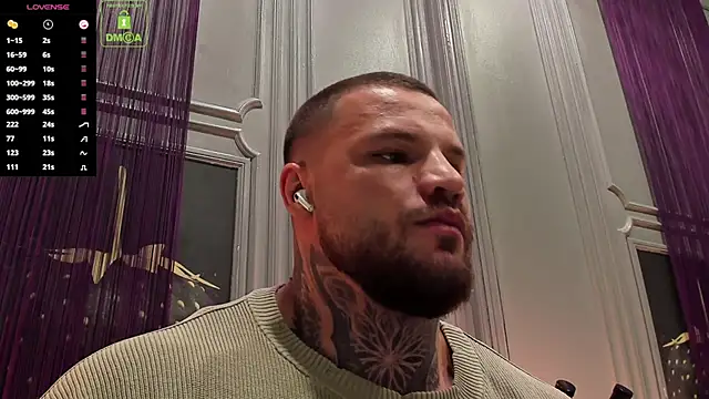 Snapshot of OliverSport chatting on 10.25.25 OliverSport online show from 10.25.25