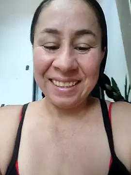 Snapshot of Nala1986 chatting on 10.25.25 Nala1986 online show from 10.25.25