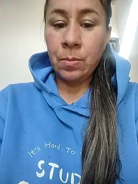 Snapshot of Nala1986 chatting on 10.29.25 Nala1986 online show from 10.29.25