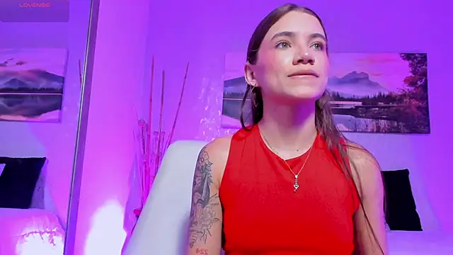 Snapshot of aitana_baker_ chatting on 10.03.25 aitana baker online show from 10.03.25