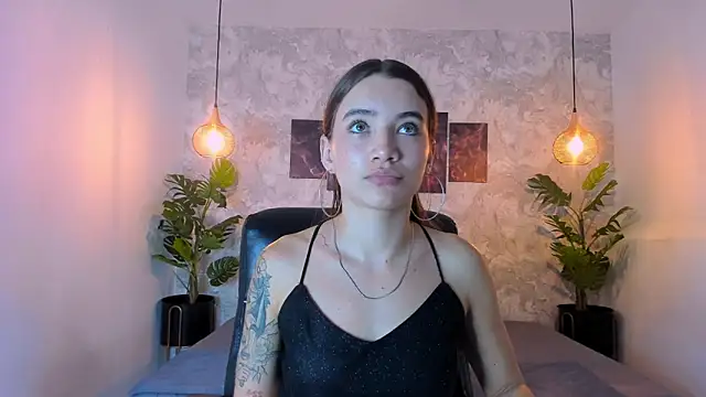 aitana baker  online show from 12.17.25