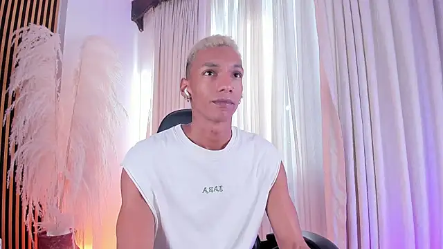 JulienSaint online show from 10.28.25