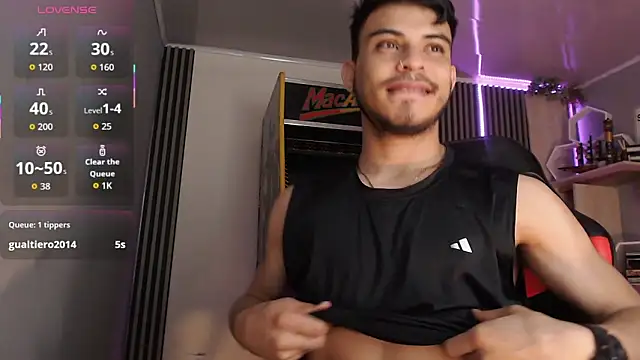 Snapshot of Bastian_MCcormick chatting on 09.28.25 Bastian MCcormick online show from 09.28.25