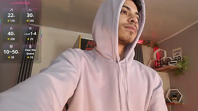 Snapshot of Bastian_MCcormick chatting on 10.13.25 Bastian MCcormick online show from 10.13.25