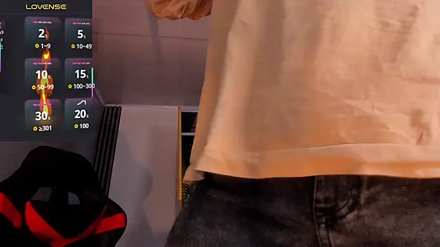 Snapshot of Bastian_MCcormick chatting on 10.14.25 Bastian MCcormick online show from 10.14.25