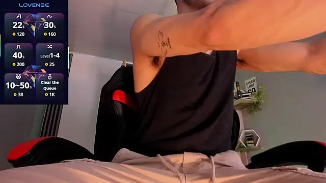 Snapshot of Bastian_MCcormick chatting on 10.24.25 Bastian MCcormick online show from 10.24.25