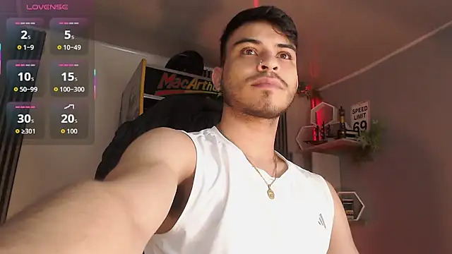 Snapshot of Bastian_MCcormick chatting on 10.28.25 Bastian MCcormick online show from 10.28.25