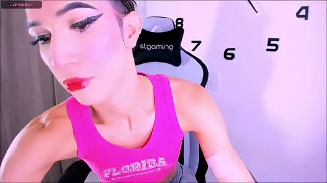 Snapshot of fhalon_foxxxys_ chatting on 09.26.25 fhalon foxxxys  online show from 09.26.25