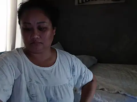 Snapshot of jengrey chatting on 05.18.26 jengrey online show from 05.18.26