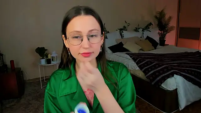 YourLovellyStory online show from 01.19.26