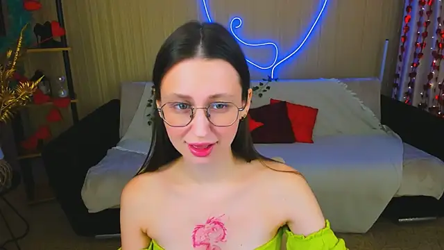 YourLovellyStory online show from 03.03.26