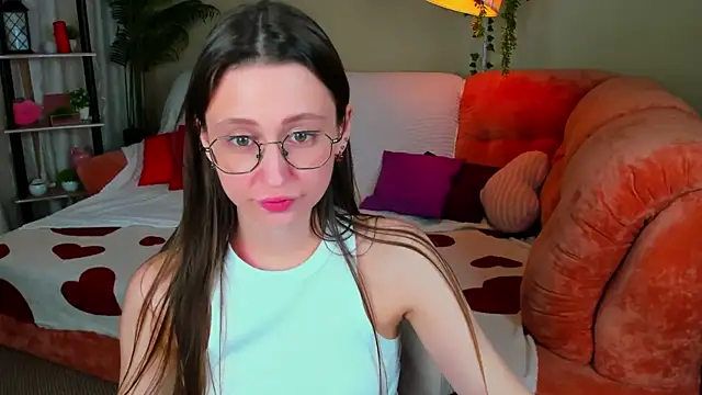 YourLovellyStory online show from 05.31.26