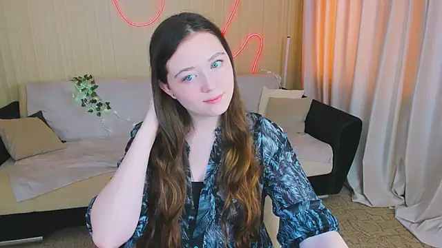 AlluringLookk online show from 10.08.25