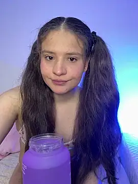 Emilyybennet  online show from 03.18.26