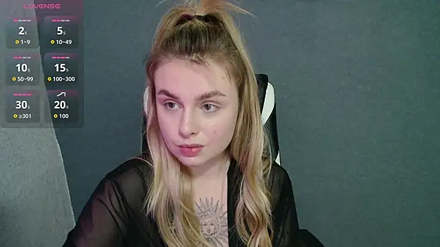 AngelicaHollywood online show from 10.11.25