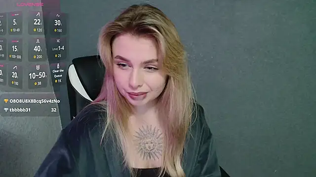 AngelicaHollywood online show from 10.22.25