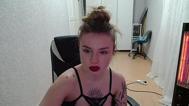 AngelicaHollywood online show from 11.28.25