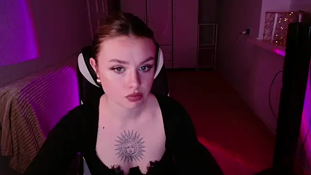 AngelicaHollywood online show from 02.25.26