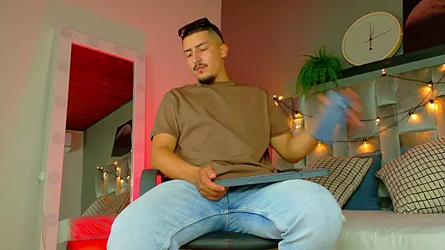 MrFox   online show from 02.17.26