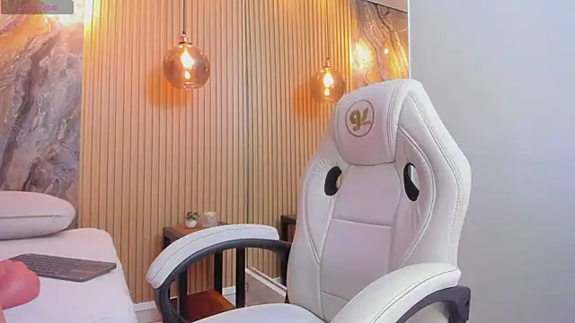 chloe murray online show from 09.27.25