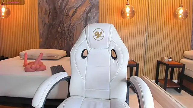 chloe murray online show from 11.08.25