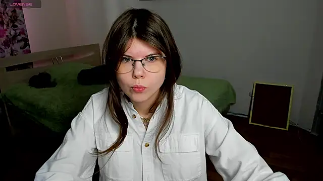 Snapshot of Beatrisss chatting on 12.01.25 Beatrisss online show from 12.01.25