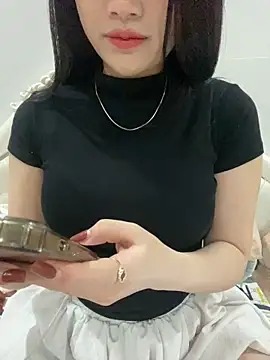 Beiiu 18 online show from 10.18.25