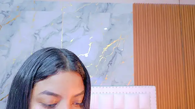 Snapshot of curvybrunnett chatting on 11.09.25 curvybrunnett online show from 11.09.25