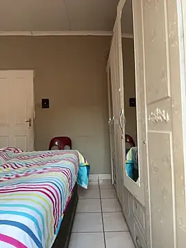 Snapshot of xxxversacejay chatting on 10.10.25 xxxversacejay online show from 10.10.25