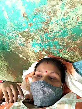 Snapshot of Love-pari077 chatting on 09.18.25 Love-pari077 online show from 09.18.25