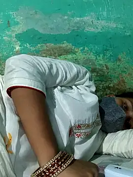 Snapshot of Love-pari077 chatting on 09.23.25 Love-pari077 online show from 09.23.25