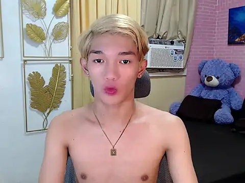 fuckerfriendsxx online show from 04.18.26