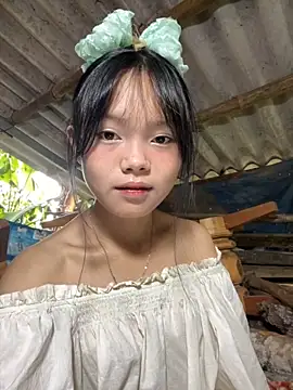 Snapshot of AdamLazis chatting on 10.03.25 AdamLazis online show from 10.03.25