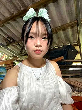 Snapshot of AdamLazis chatting on 10.08.25 AdamLazis online show from 10.08.25