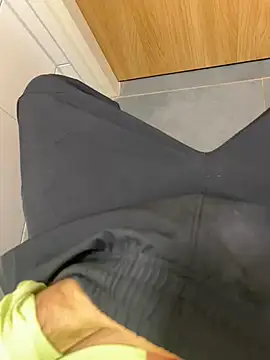 Frankieyyy1 online show from 04.29.26