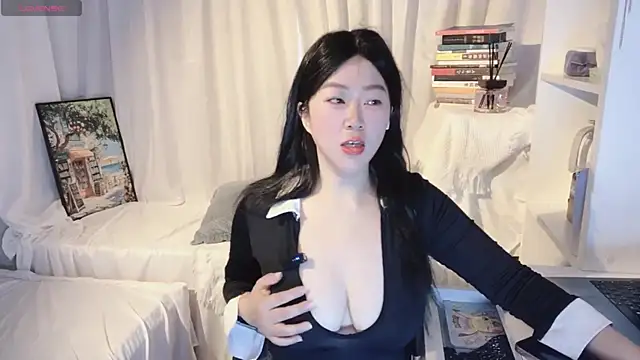 Emmaq996 online show from 03.17.26