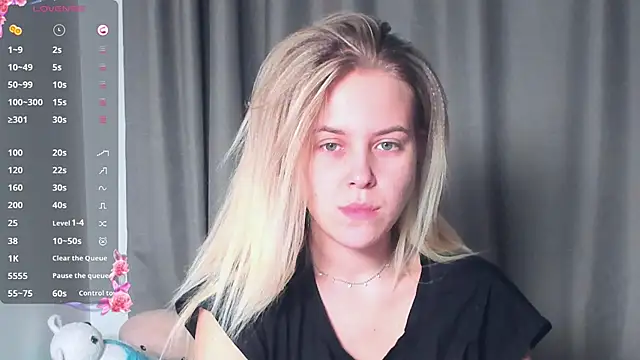 Snapshot of AngelAnty chatting on 11.02.25 AngelAnty online show from 11.02.25