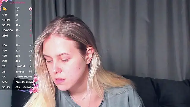 Snapshot of AngelAnty chatting on 11.07.25 AngelAnty online show from 11.07.25