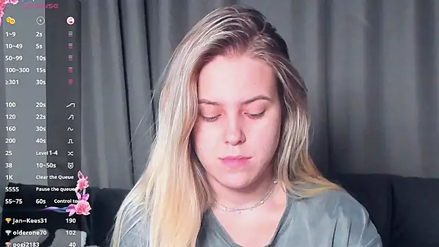 Snapshot of AngelAnty chatting on 11.08.25 AngelAnty online show from 11.08.25