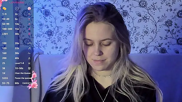 Snapshot of AngelAnty chatting on 12.14.25 AngelAnty online show from 12.14.25