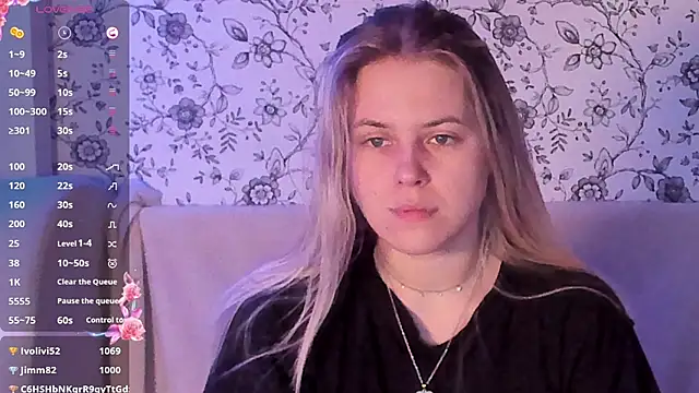 Snapshot of AngelAnty chatting on 12.19.25 AngelAnty online show from 12.19.25