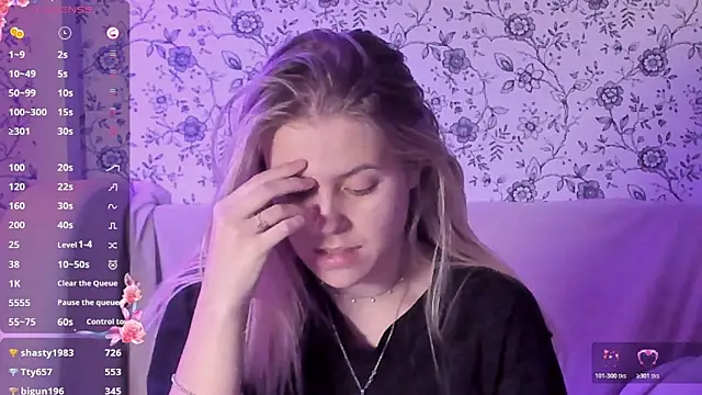 Snapshot of AngelAnty chatting on 12.21.25 AngelAnty online show from 12.21.25