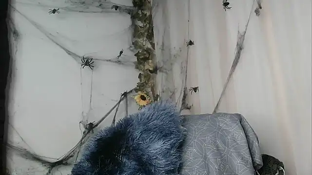 angelainparis28 online show from 10.17.25