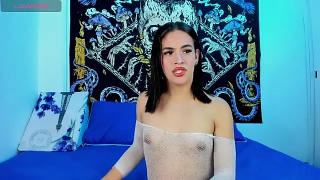 Snapshot of Mafer_Osorio chatting on 10.08.25 Mafer Osorio online show from 10.08.25