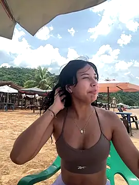 Snapshot of lynn9000 chatting on 09.18.25 lynn9000 online show from 09.18.25