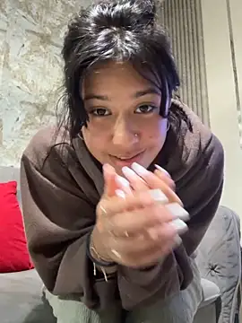 Snapshot of lynn9000 chatting on 10.05.25 lynn9000 online show from 10.05.25