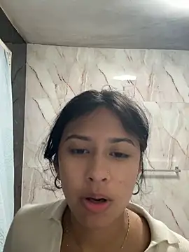 Snapshot of lynn9000 chatting on 10.18.25 lynn9000 online show from 10.18.25