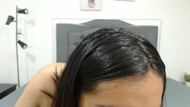 Snapshot of Janne_ chatting on 10.04.25 Janne  online show from 10.04.25