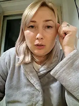 Snapshot of Xseniy chatting on 10.07.25 Xseniy online show from 10.07.25